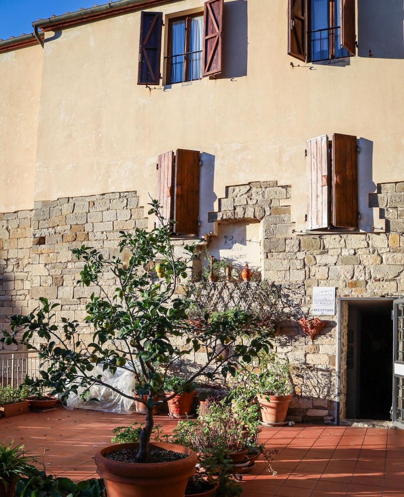 Madonna Del Poggio Cav Aparthotel Scarlino Eksteriør bilde