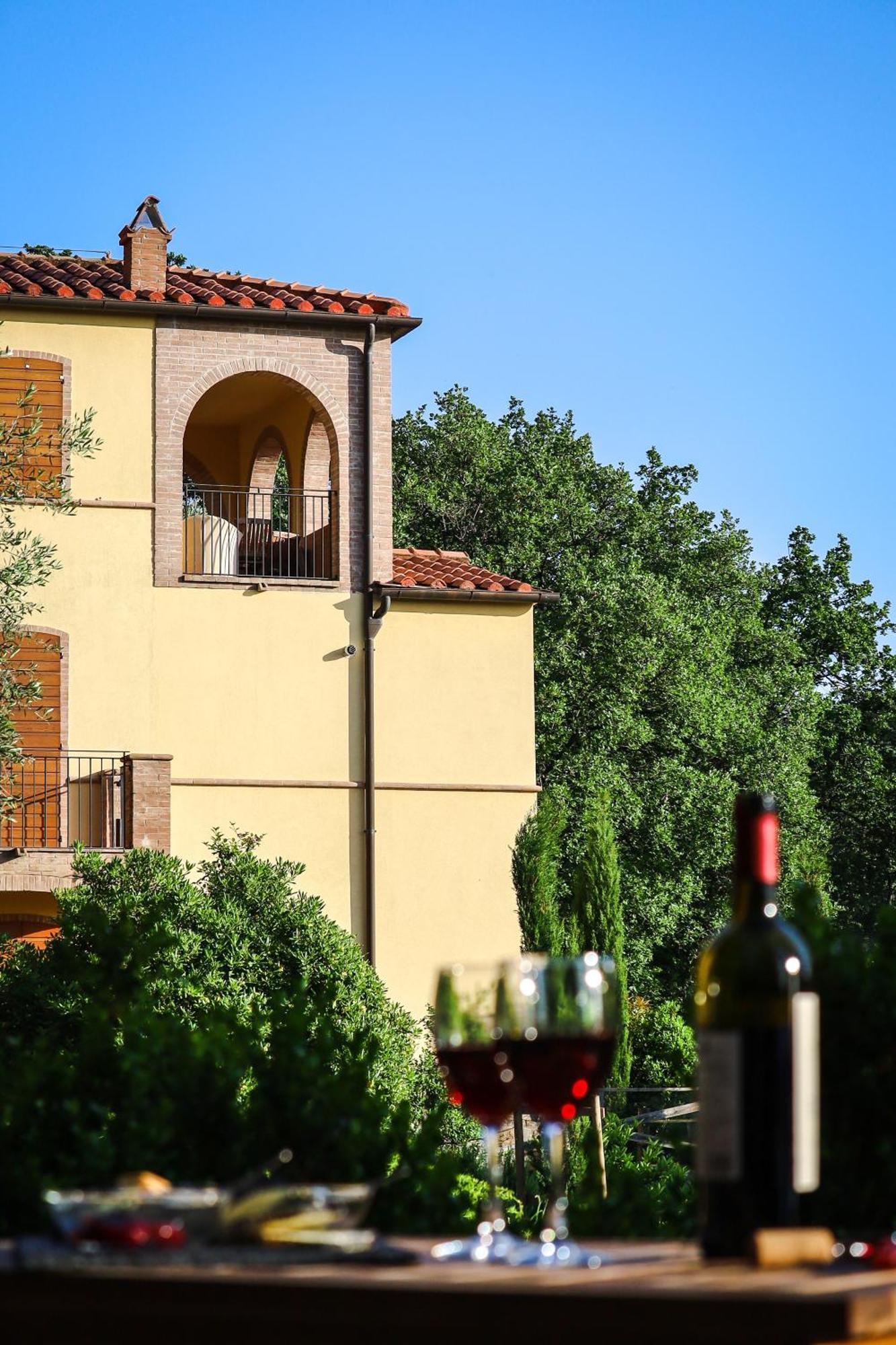 Madonna Del Poggio Cav Aparthotel Scarlino Eksteriør bilde
