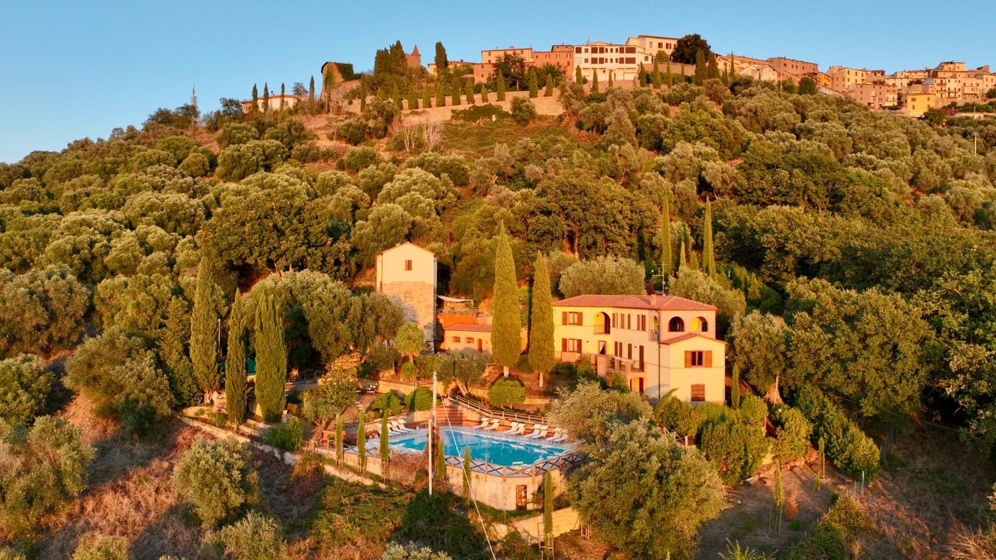 Madonna Del Poggio Cav Aparthotel Scarlino Eksteriør bilde