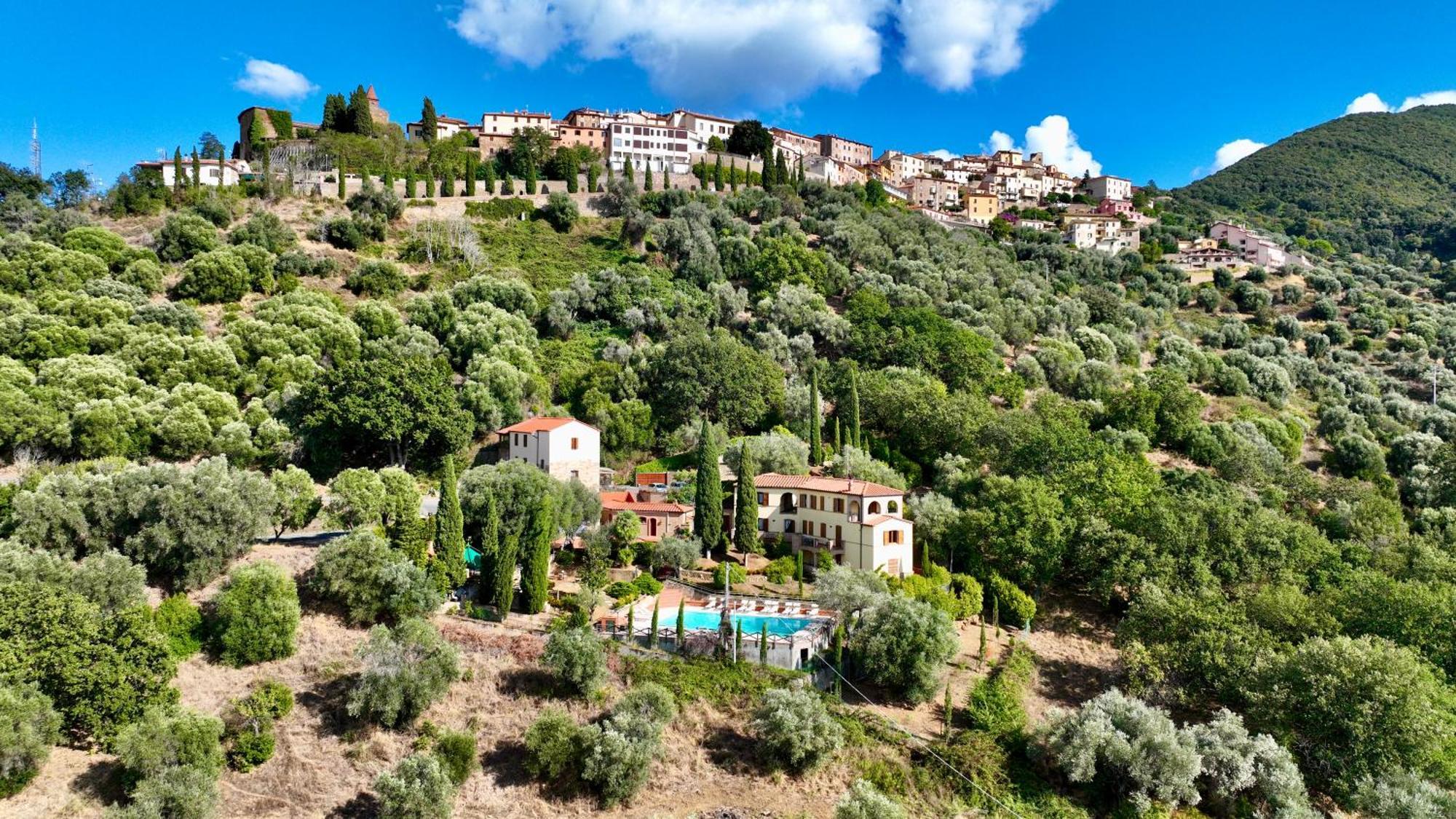 Madonna Del Poggio Cav Aparthotel Scarlino Eksteriør bilde
