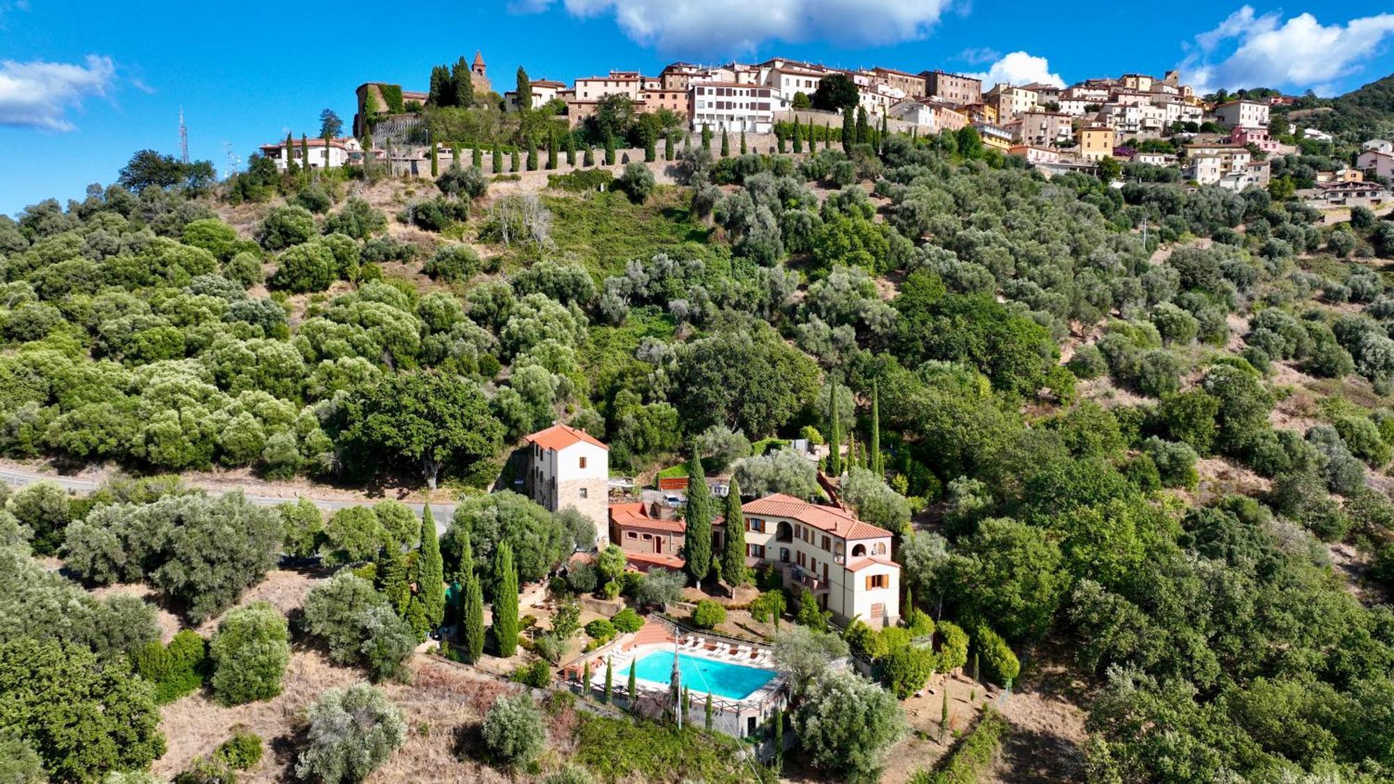 Madonna Del Poggio Cav Aparthotel Scarlino Eksteriør bilde
