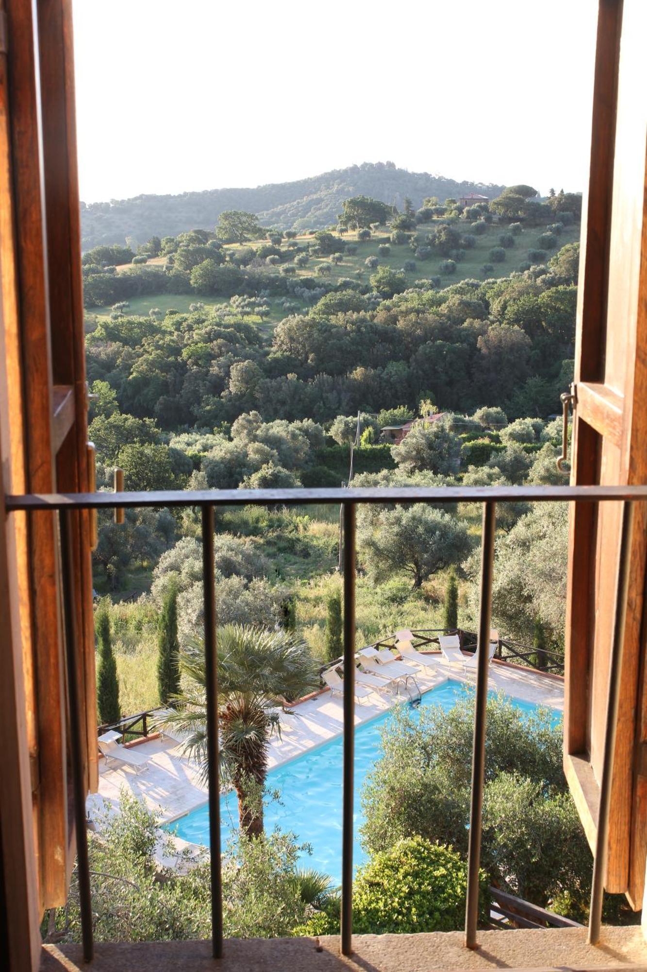 Madonna Del Poggio Cav Aparthotel Scarlino Eksteriør bilde