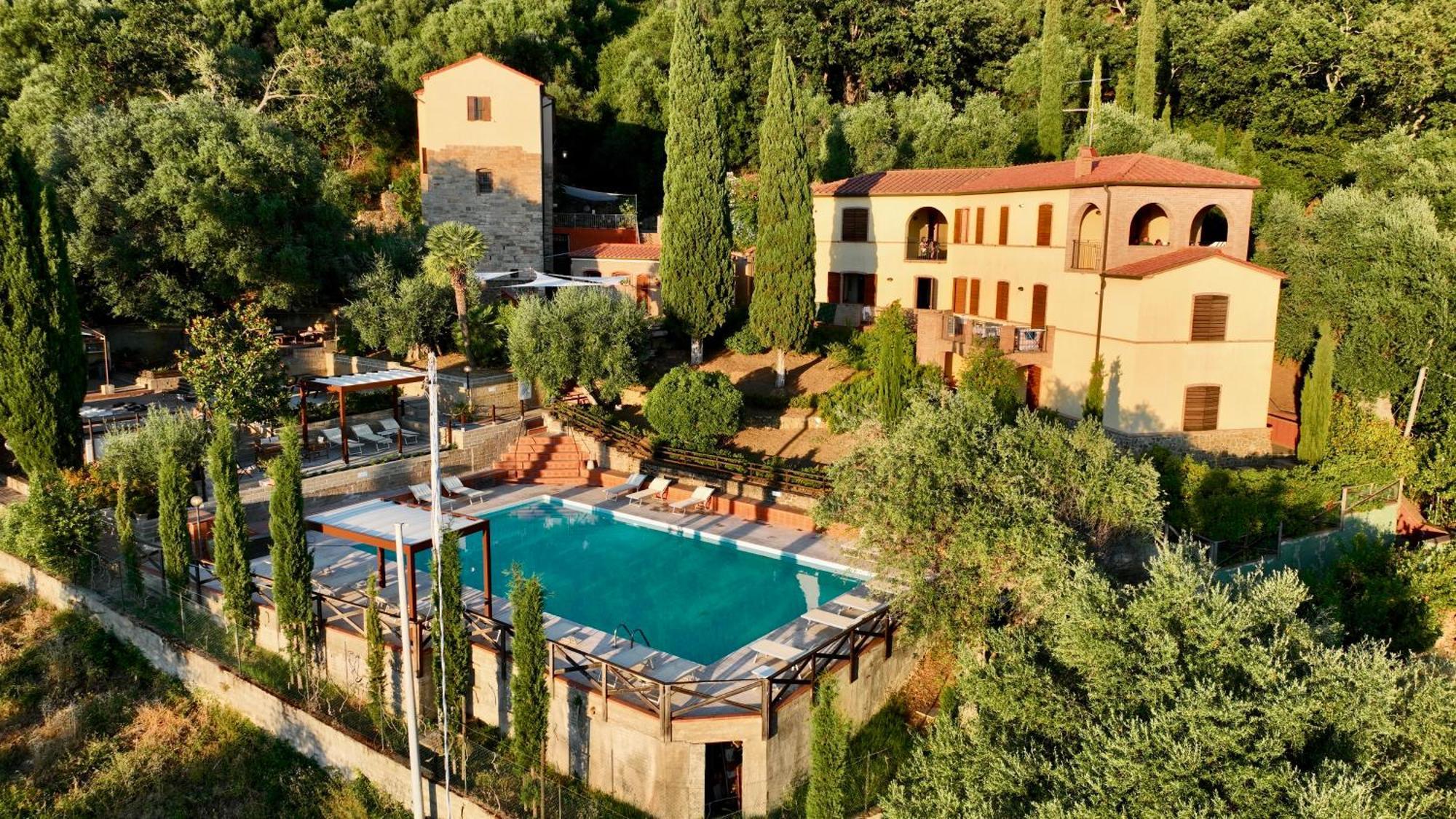Madonna Del Poggio Cav Aparthotel Scarlino Eksteriør bilde