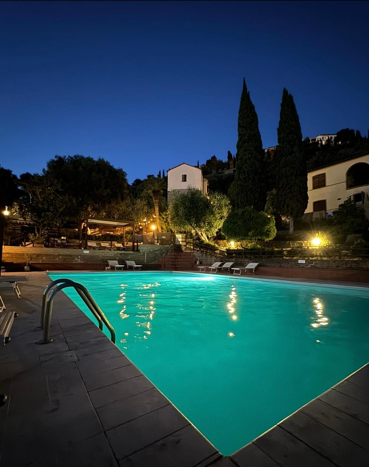 Madonna Del Poggio Cav Aparthotel Scarlino Eksteriør bilde