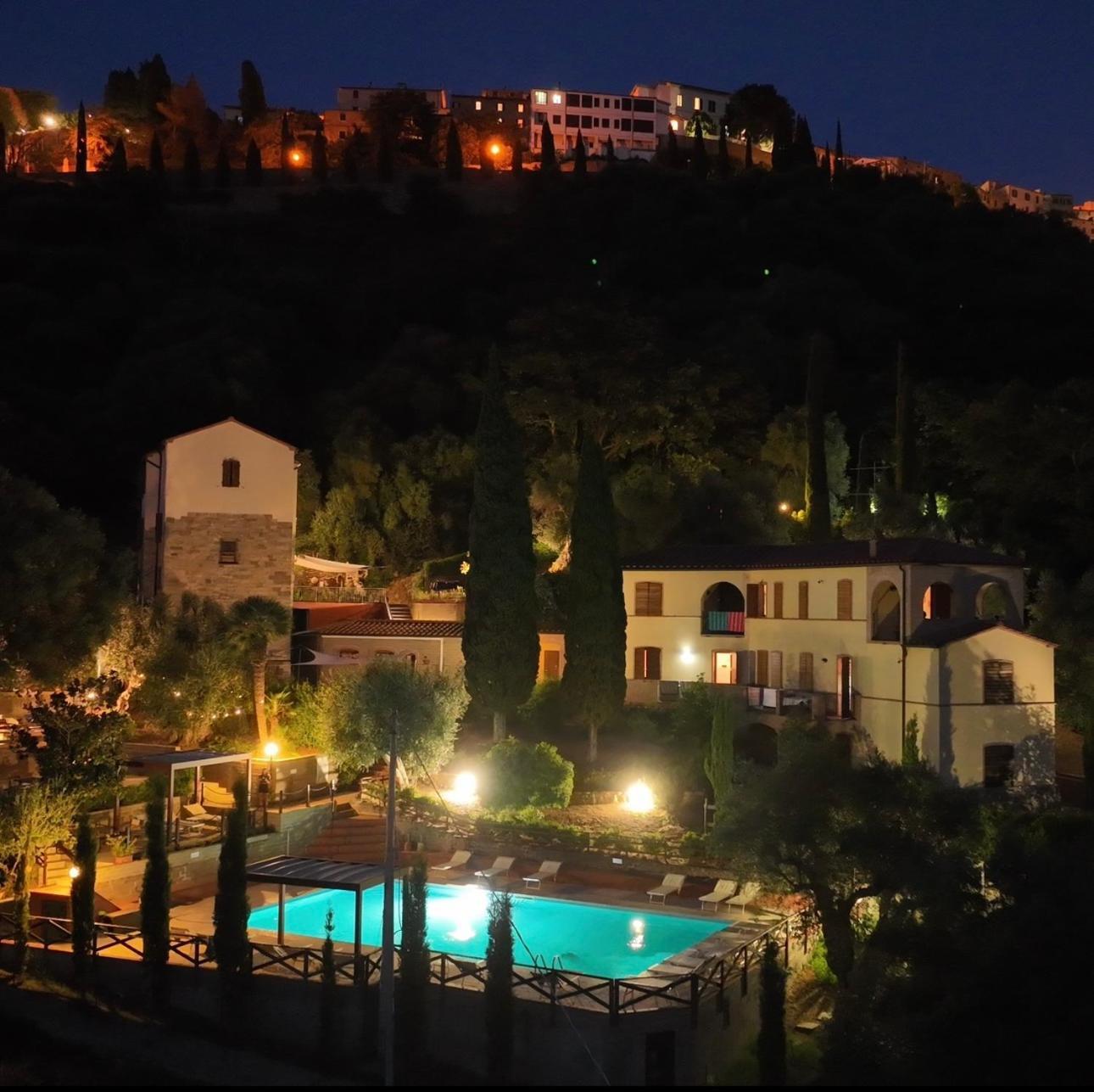 Madonna Del Poggio Cav Aparthotel Scarlino Eksteriør bilde