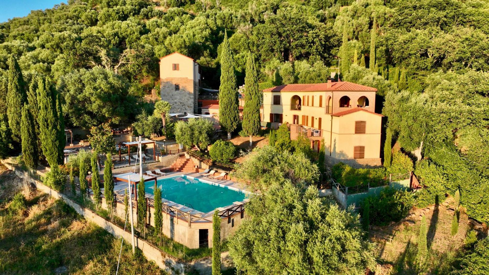 Madonna Del Poggio Cav Aparthotel Scarlino Eksteriør bilde
