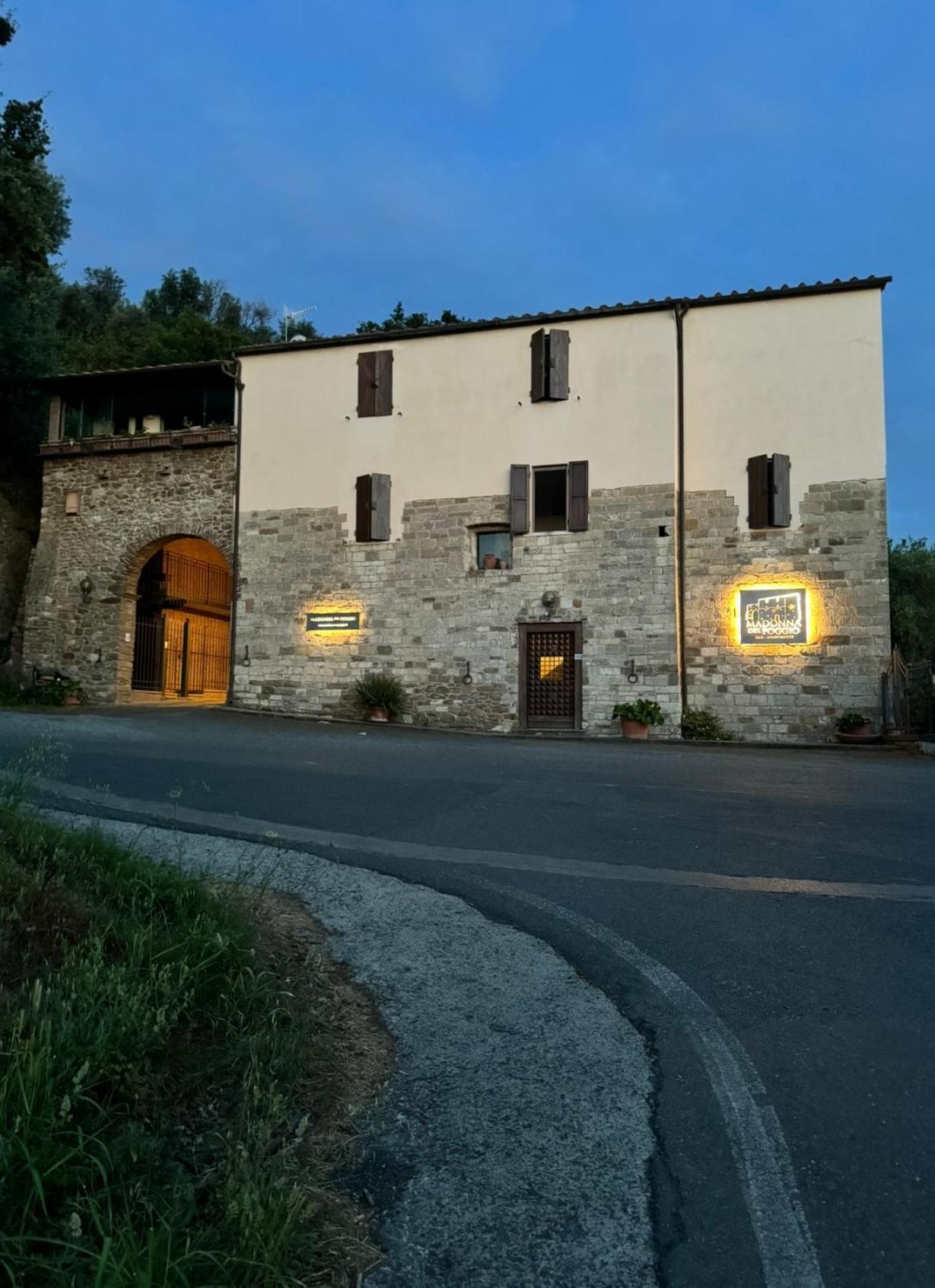 Madonna Del Poggio Cav Aparthotel Scarlino Eksteriør bilde