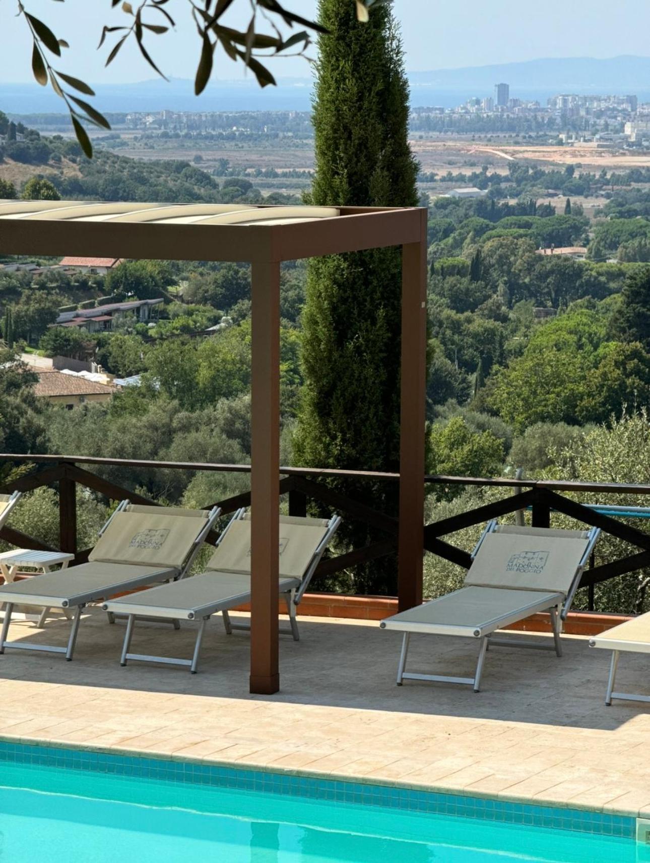 Madonna Del Poggio Cav Aparthotel Scarlino Eksteriør bilde