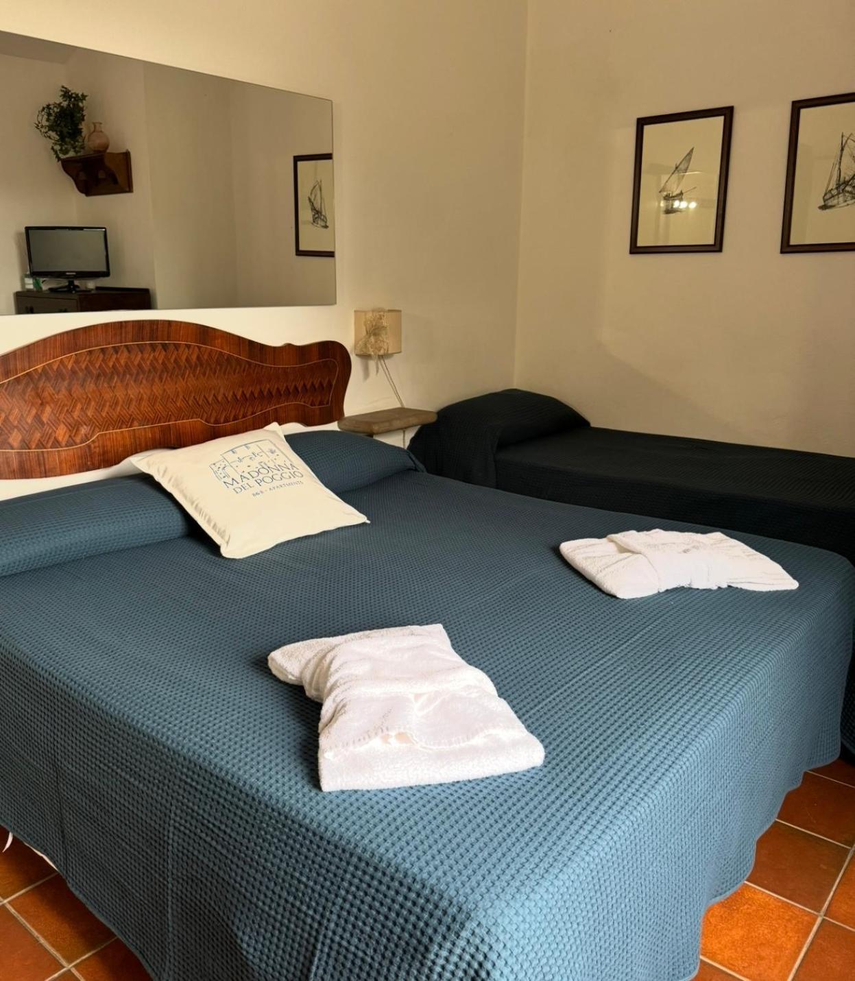 Madonna Del Poggio Cav Aparthotel Scarlino Eksteriør bilde