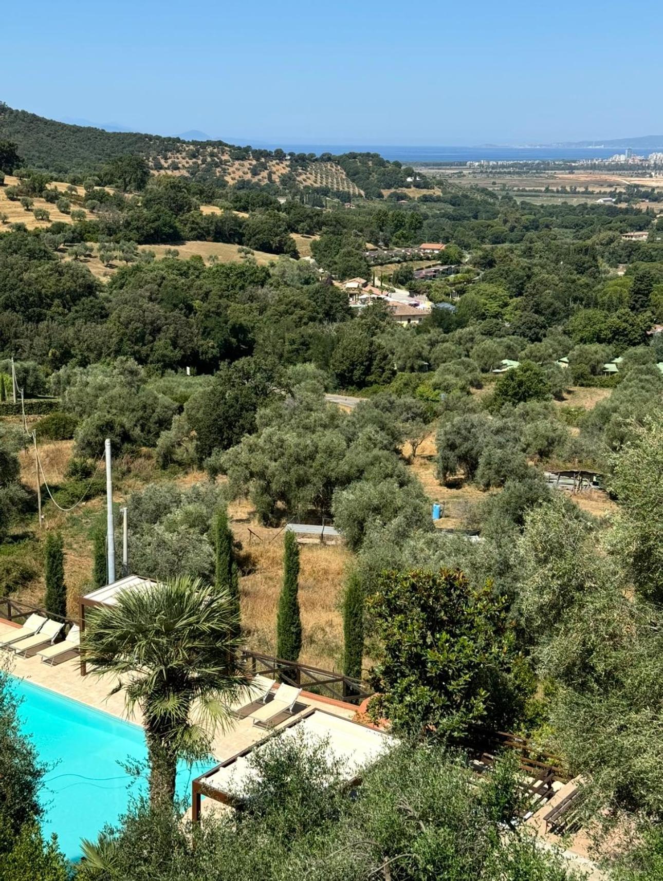 Madonna Del Poggio Cav Aparthotel Scarlino Eksteriør bilde